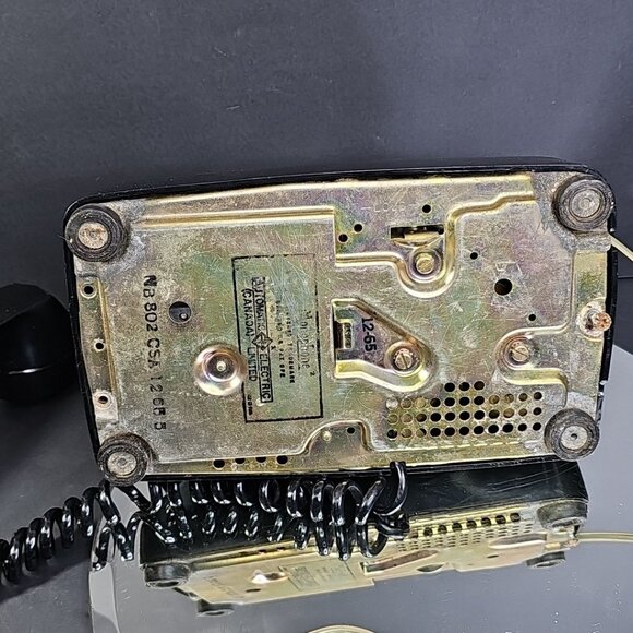 Vintage Black Automatic Electric Rotary Dial Phone Canada 1965 - Picture 11 of 16